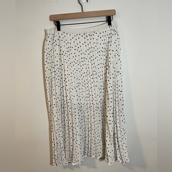 Halogen White Pleated Polka Dot Midi Skirt Size 1X Stretch EUC Twee Feminine - Picture 5 of 9
